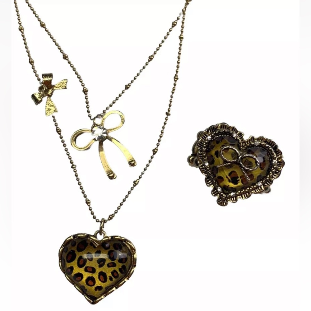 Betsey Johnson Lucite Leopard Heart multi chain Necklace w/Matching stretch Ring